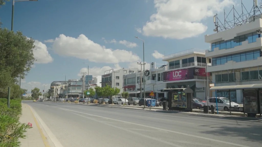 politis outdoor advertising ooh digital screen